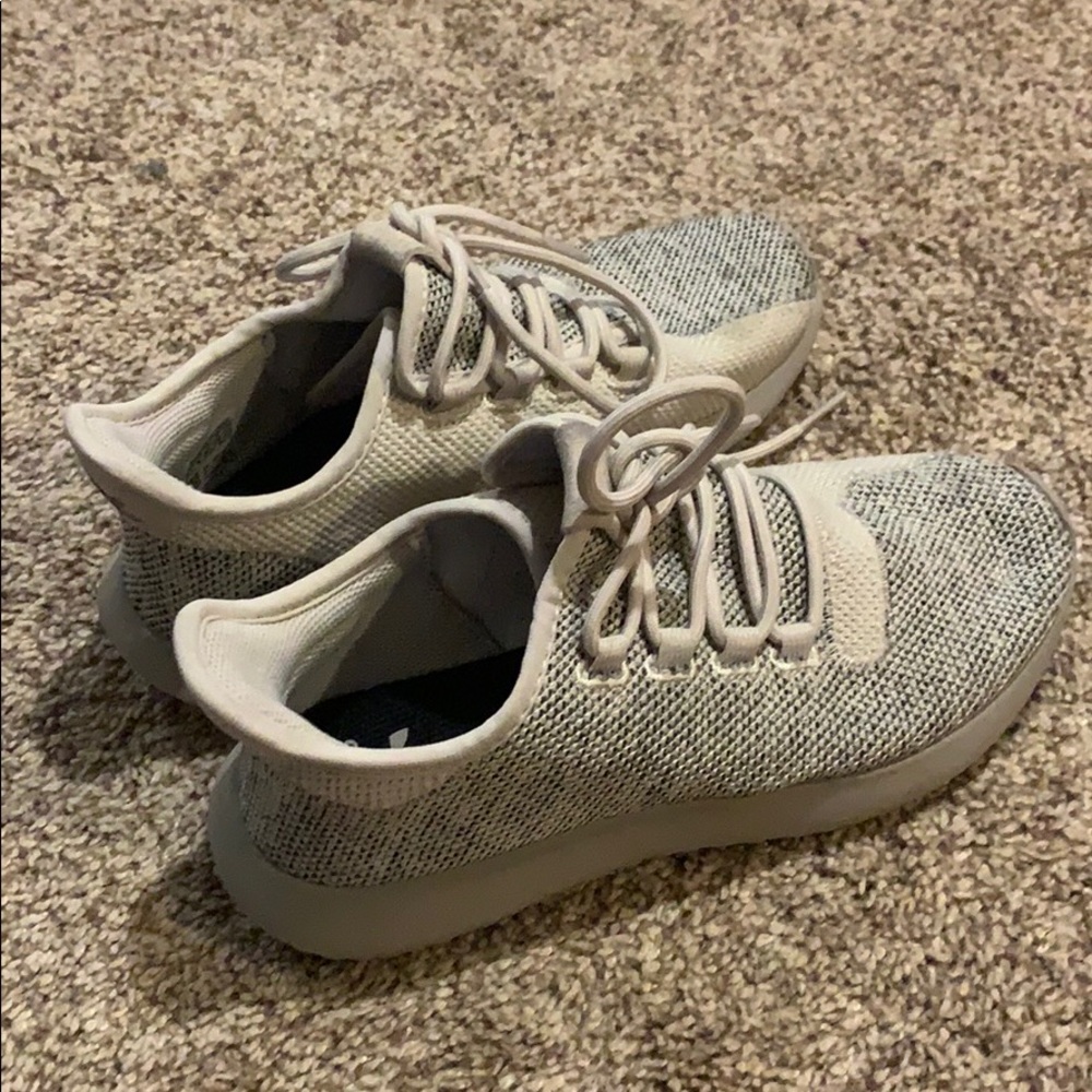 Adidas athletic shoes size 6 hardly worn